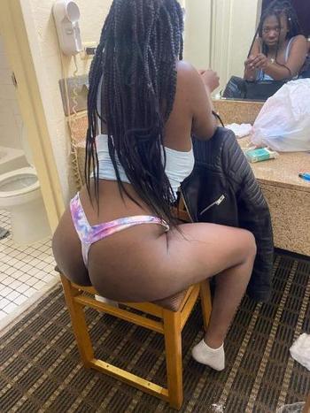 Lil bit, 21  female escort, Chicago