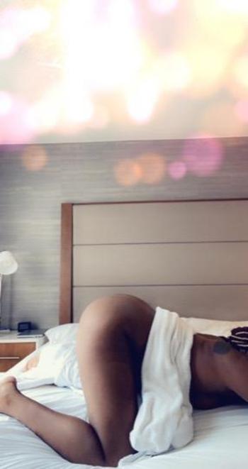 Bunnie luv, 23  female escort, Chicago