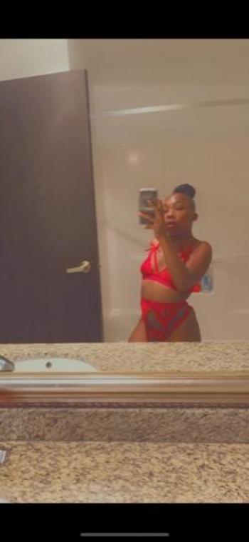 Layla, 23  female escort, Chicago