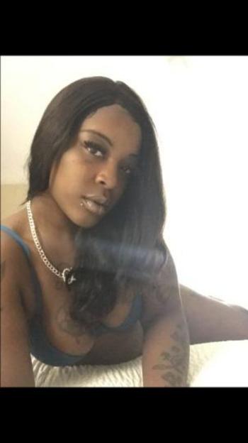 Coco, 22  female escort, Chicago