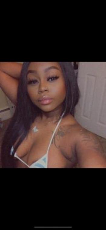 Chrissy, 21  female escort, Chicago