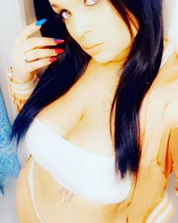 Huda, 25  female escort, Chicago