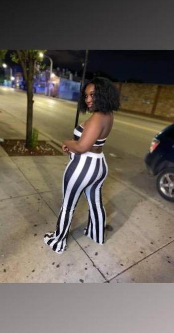 Juicy, 22  female escort, Chicago