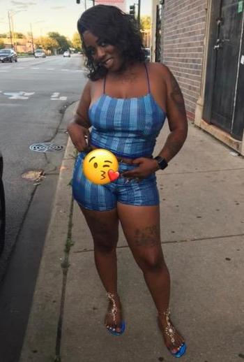 Juicy, 24  female escort, Chicago