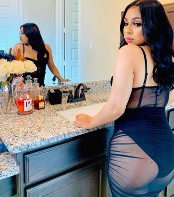  260-580-8637, 24  female escort, Chicago