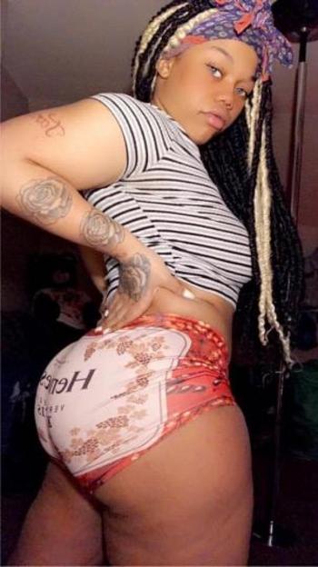 Candy, 23  female escort, Chicago