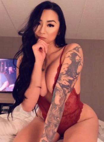 Jenny, 25  female escort, Chicago