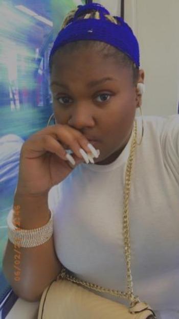 Khärmyñ, 23  female escort, Chicago