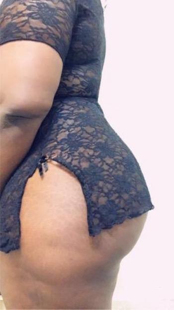  708-892-0622, 27  female escort, Chicago