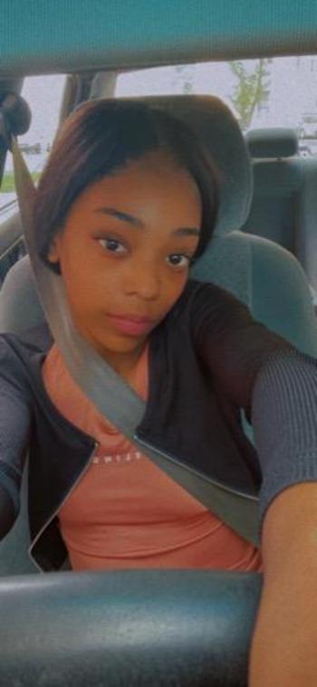 Hiney, 22  female escort, Chicago