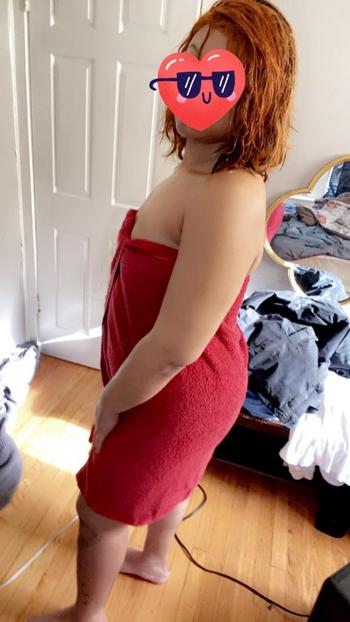 Red, 21  female escort, Chicago