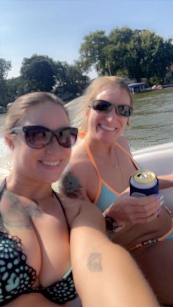 BUBBLES N PEACHES, 37  female escort, Chicago