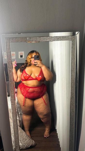 JuicyT, 27  female escort, Chicago
