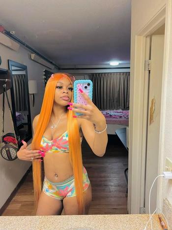 Minnie, 23  female escort, Chicago