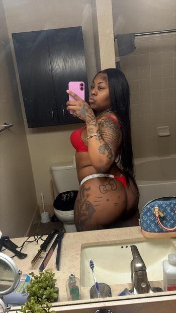 Celia, 20  female escort, Chicago