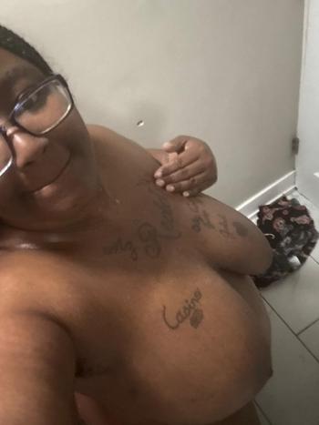 Juicey, 34  female escort, Chicago