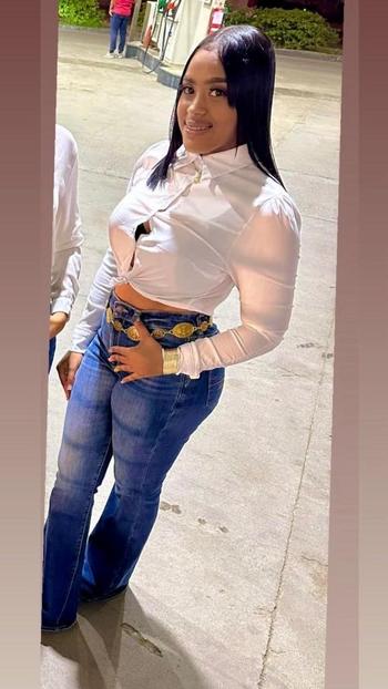 yenny, 22  female escort, Chicago