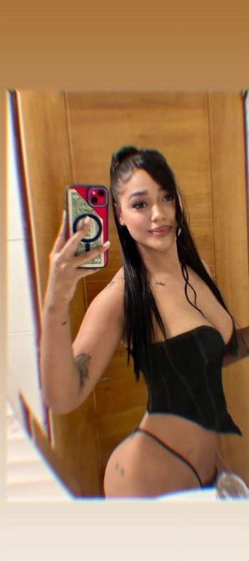 704-292-6737, 22  female escort, Chicago
