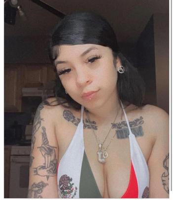 Mia and , 20  female escort, Chicago