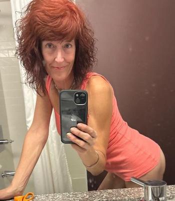 Kelly, 55  female escort, Chicago