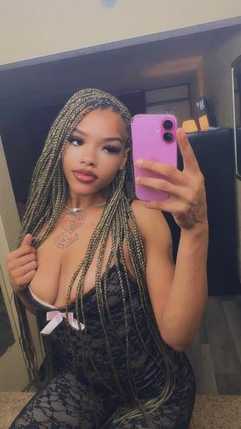 Kitty, 21  female escort, Chicago