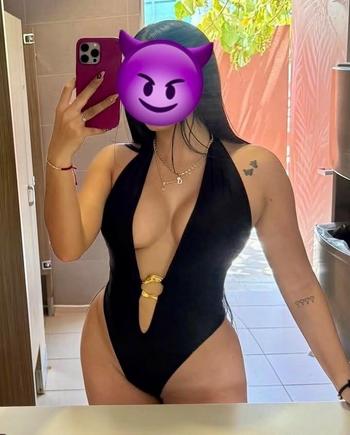 PAULINA, 21  female escort, Chicago