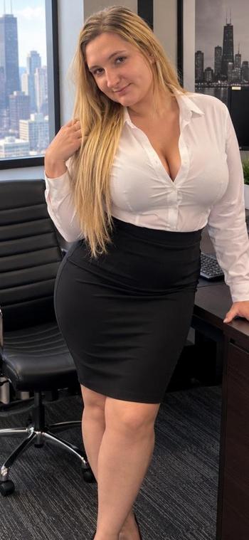 Lynn, 23  female escort, Chicago