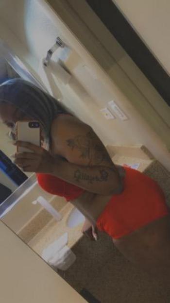 2246661097, female escort, Chicago